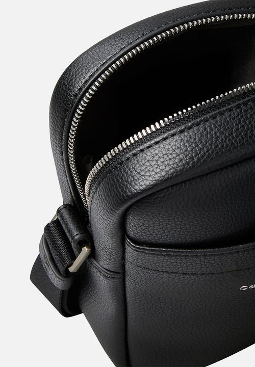 Calvin Klein - Raised Slim Reporter - Black