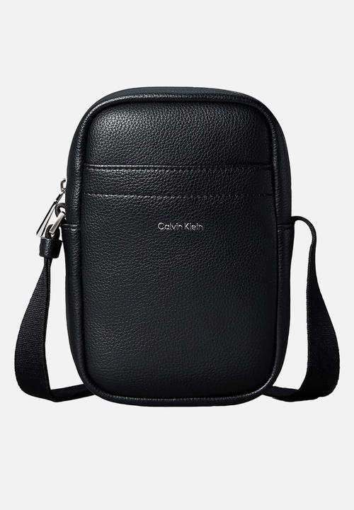 Calvin Klein - Raised Slim Reporter - Black