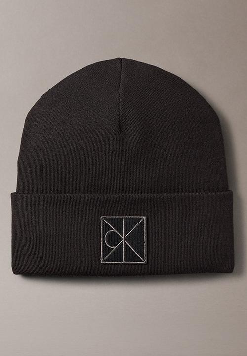 Calvin Klein - Emblem Patch Fine Rib Beanie - Black