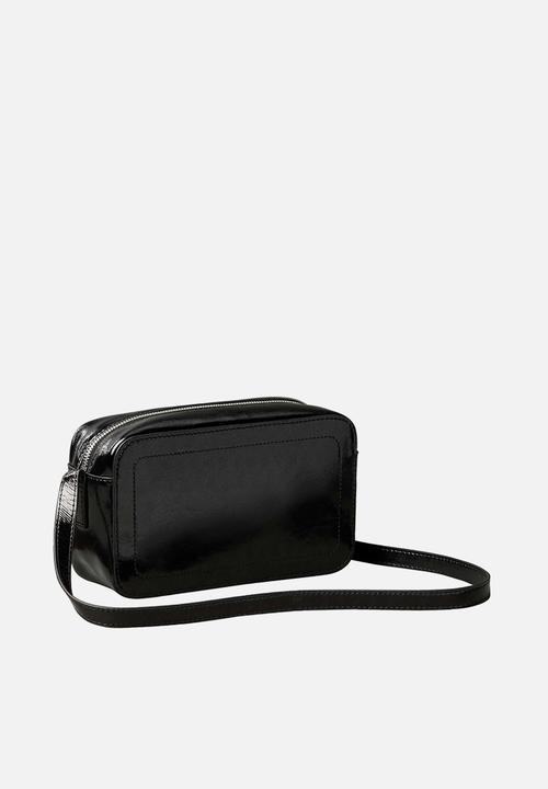 Calvin Klein - Bold ck metallic camera bag- black