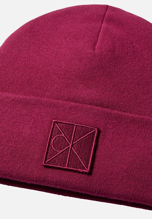 Calvin Klein - Emblem Patch Fine Rib Beanie - Alluring Pink