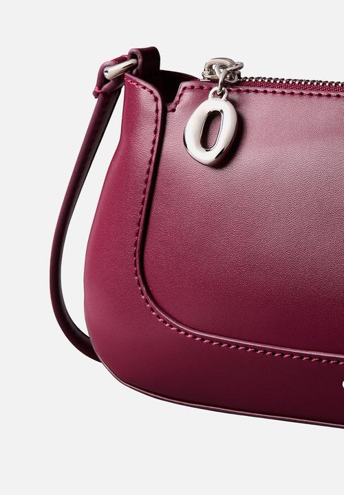Calvin Klein - Hardware zip crossbody- alluring pink