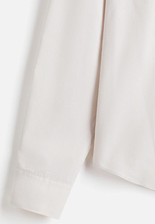 H&M - Slim fit easy-iron shirt - light beige