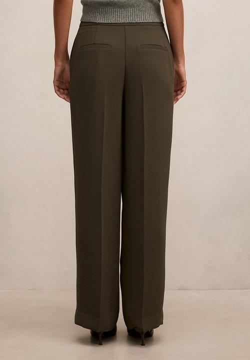 Forever New - Dani straight leg pants in olive