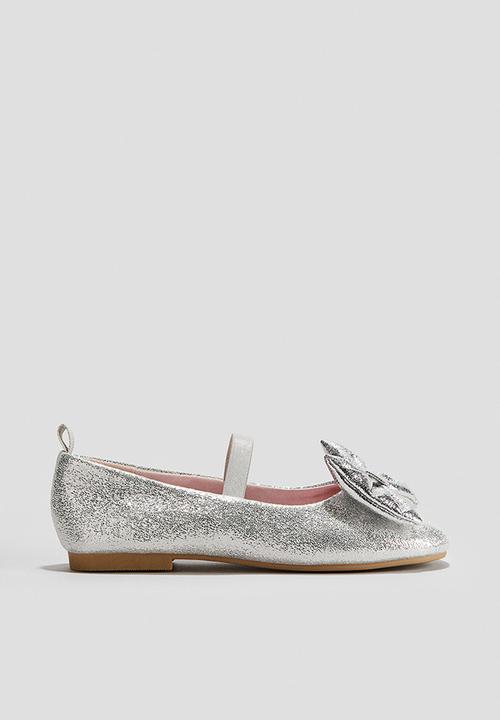 H&M - Glittery bow-detail ballet pumps - silver-coloured/hello kitty