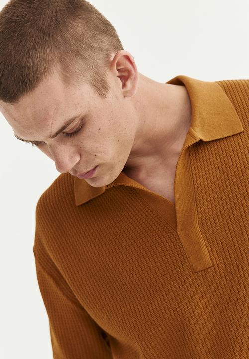 H&M - Regular fit knitted polo shirt - dark beige