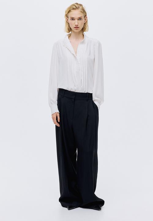 H&M - Frill-trimmed blouse - cream