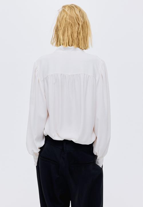 H&M - Frill-trimmed blouse - cream