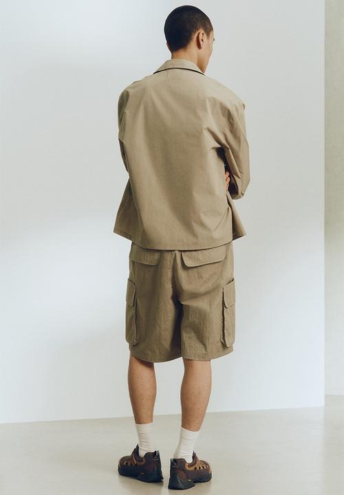 H&M - Loose fit cargo shorts - khaki green