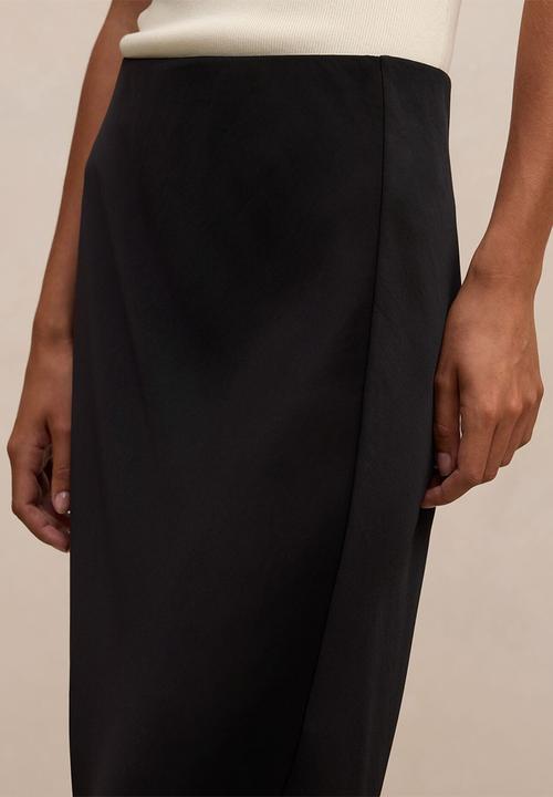 Forever New - Enola lace maxi skirt in black