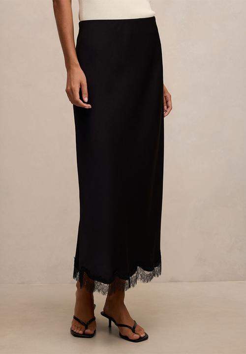 Forever New - Enola lace maxi skirt in black