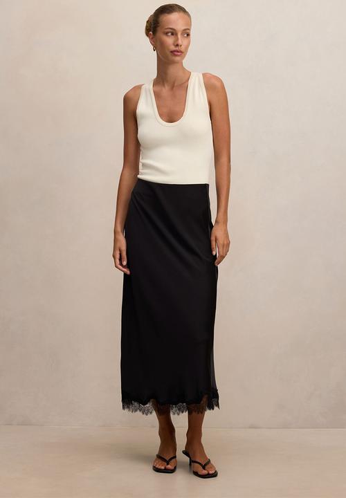 Forever New - Enola lace maxi skirt in black