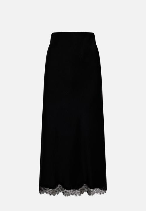 Forever New - Enola lace maxi skirt in black