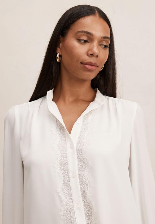 Poppy lace trim blouse in porcelain