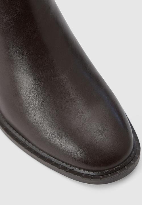 Forever New - Imogen chelsea boot in chocolate brown