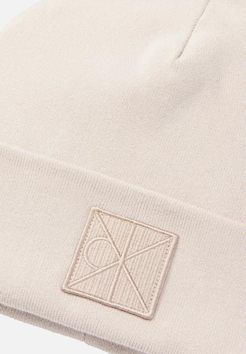 Calvin Klein - Emblem Patch Fine Rib Beanie - Nacreous Cloud