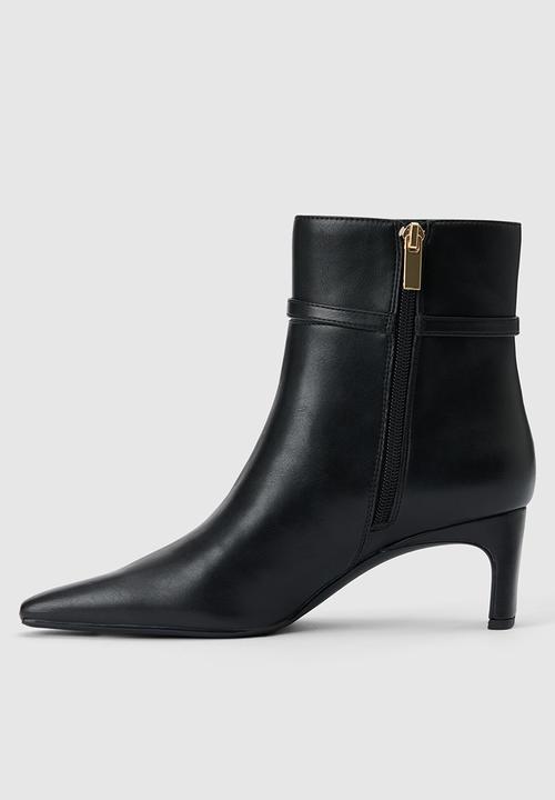 Forever New - Tessa chisel toe ankle boot in black