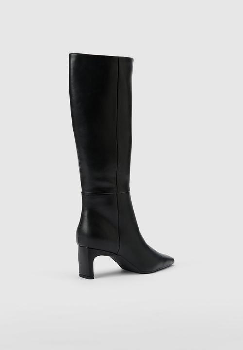 Forever New - Callie Knee Length Chisel Toe Boot In Black