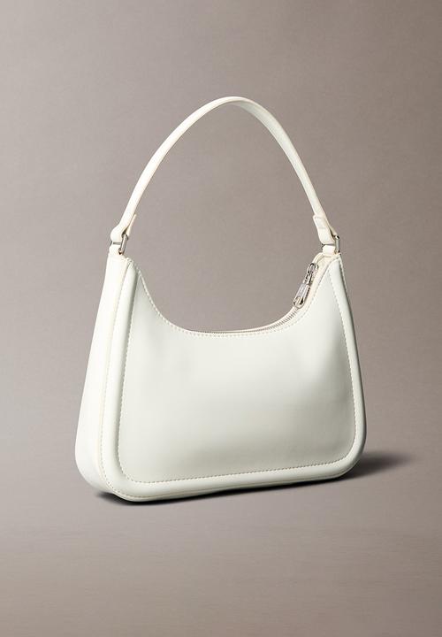 Calvin Klein - Bold ck small shoulder bag- lily white