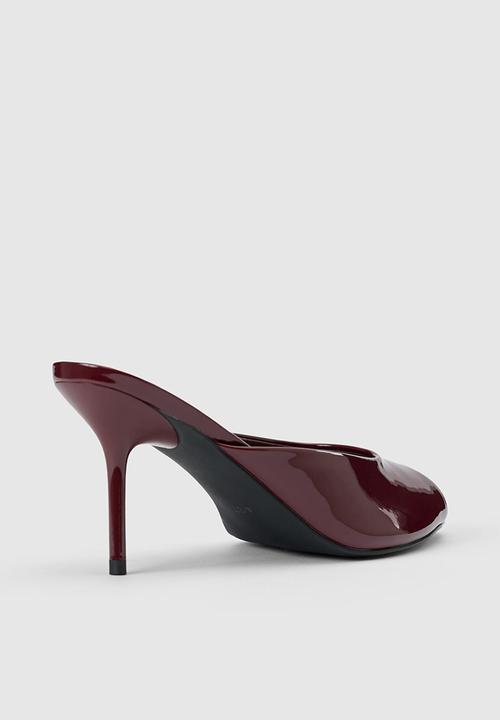 Forever New - Roxy peep toe mule heel in burgundy