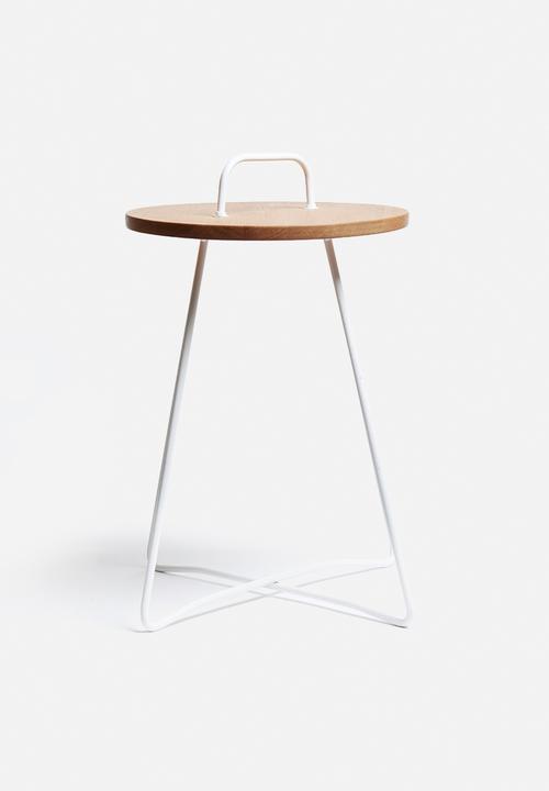 Sixth Floor - X table