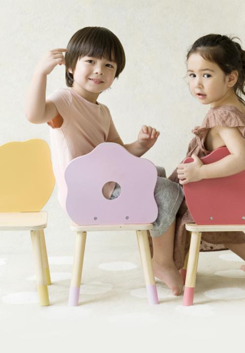 Greenbean Learning - Classic World - Grace Table & Chair Set - 5 Pieces - 2x Lemon 2x Flower
