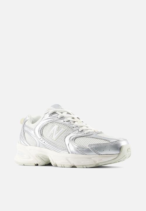 New Balance  - 530