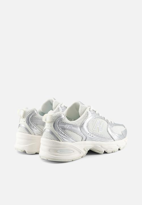 New Balance  - 530