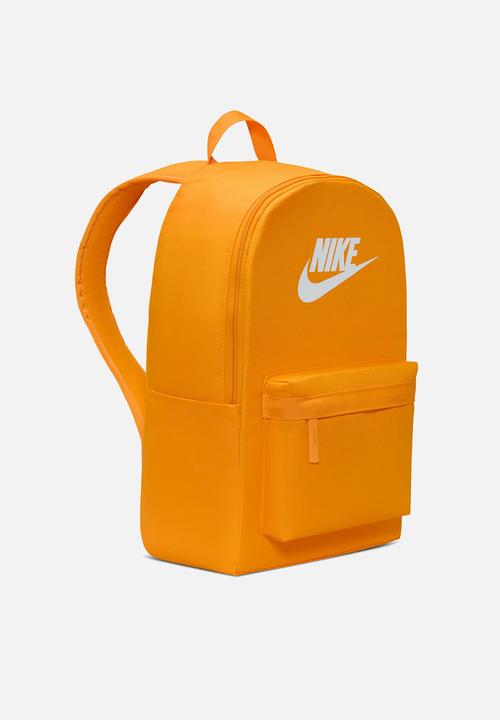 Nike - Nike Heritage Backpack (25L) - Yellow
