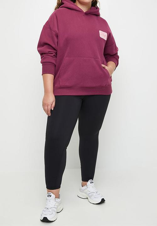 Cotton On - Plus Plush Premium Graphic Hoodie - Sangria/Outdoor Club