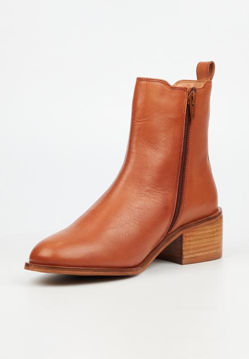 Nicci Tyler - Marcella 1 leather chelsea boot - tan
