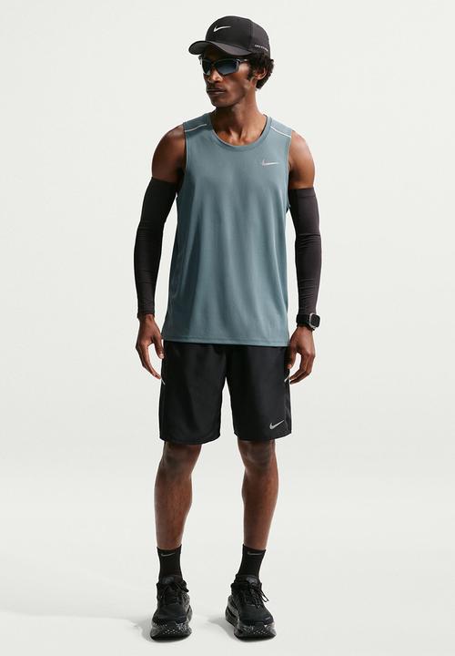 Nike - Dri-FIT 9" Unlined Running Shorts - Black