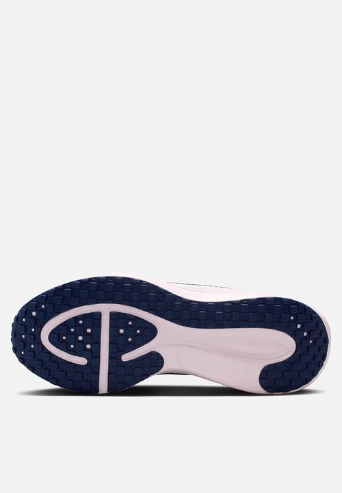 Nike - Nike Revolution 8