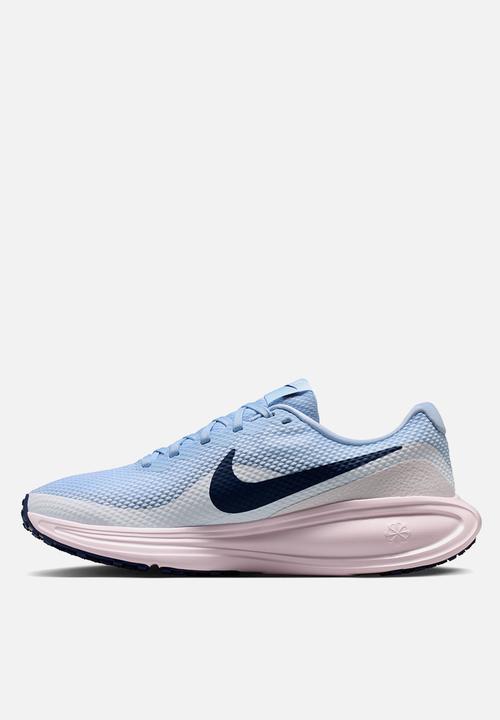 Nike - Nike Revolution 8