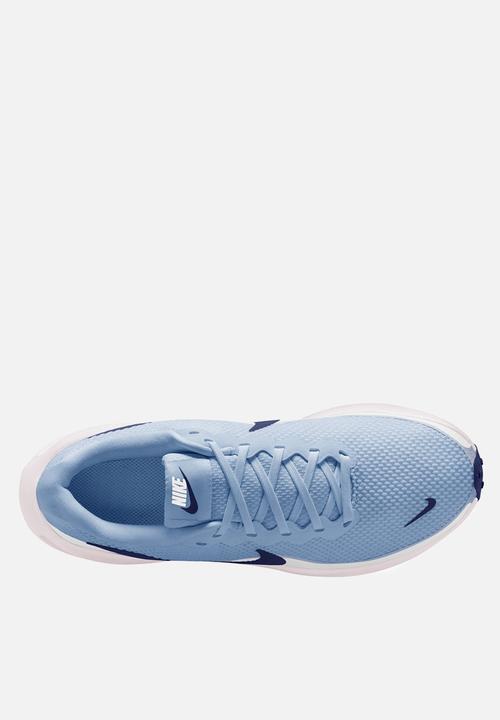 Nike - Nike Revolution 8