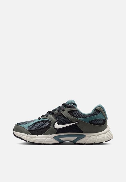 Nike - Nike V5 Runner Suede Grade School