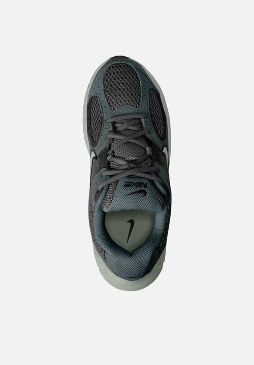 Nike - Nike V5 Runner Suede Grade School
