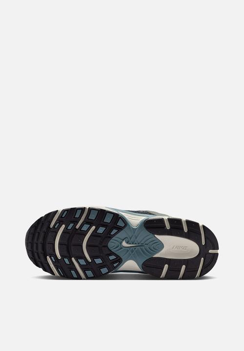 Nike - Nike V5 Runner Suede Grade School