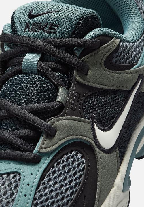 Nike - Nike V5 Runner Suede Grade School