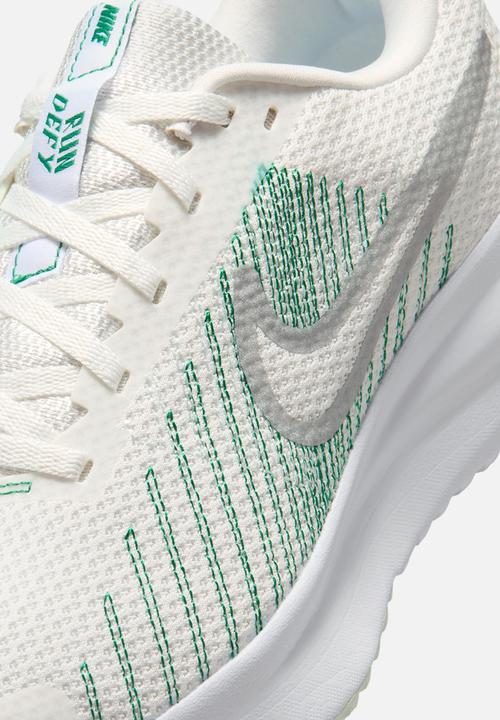 Nike - Nike Run Defy