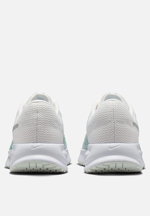 Nike - Nike Run Defy