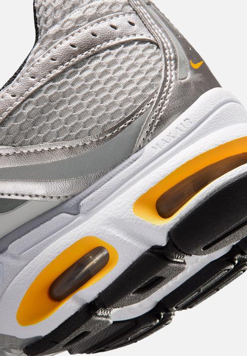 Nike - NIKE AIR MAX MOTO 2K