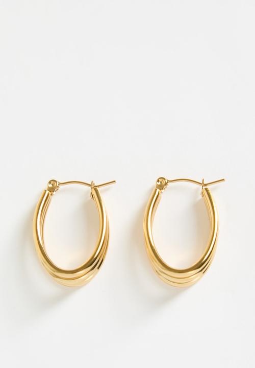 Zoe on Trend - Modern triple-hoop earrings - gold
