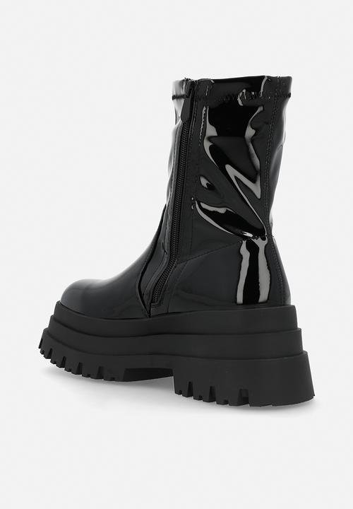 SISSY BOY - Patent anette platform boot - black