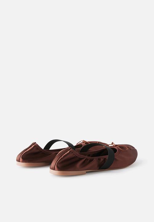 Cotton On - Remy ruched ballet - choc satin