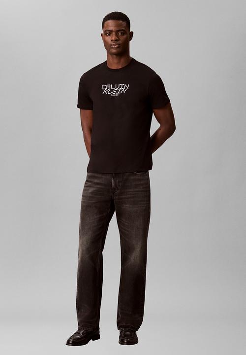 Calvin Klein - Ss 30S Whsl Sp Calvin Futura Graphic Tee - Black