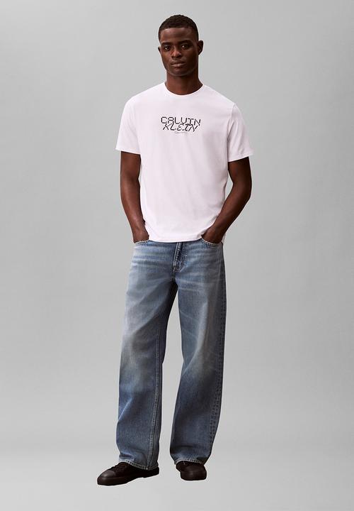 Calvin Klein - Ss 30S Whsl Sp Calvin Futura Graphic Tee - Brilliant White