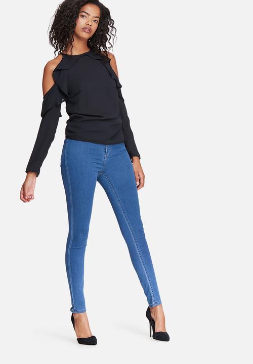 dailyfriday - Fitted cold shoulder ruffle blouse