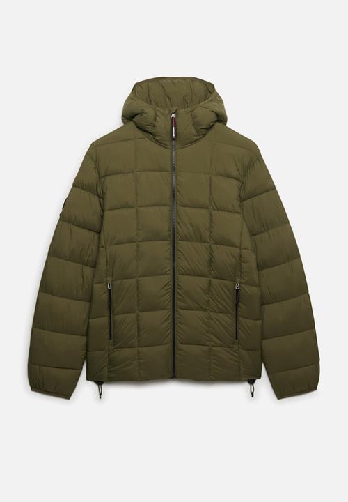 Superdry. - HOOD BOX QUILT FUJI LITE JKT  - Chive Green