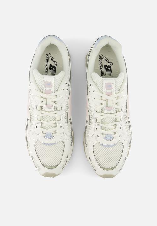 New Balance  - 204L